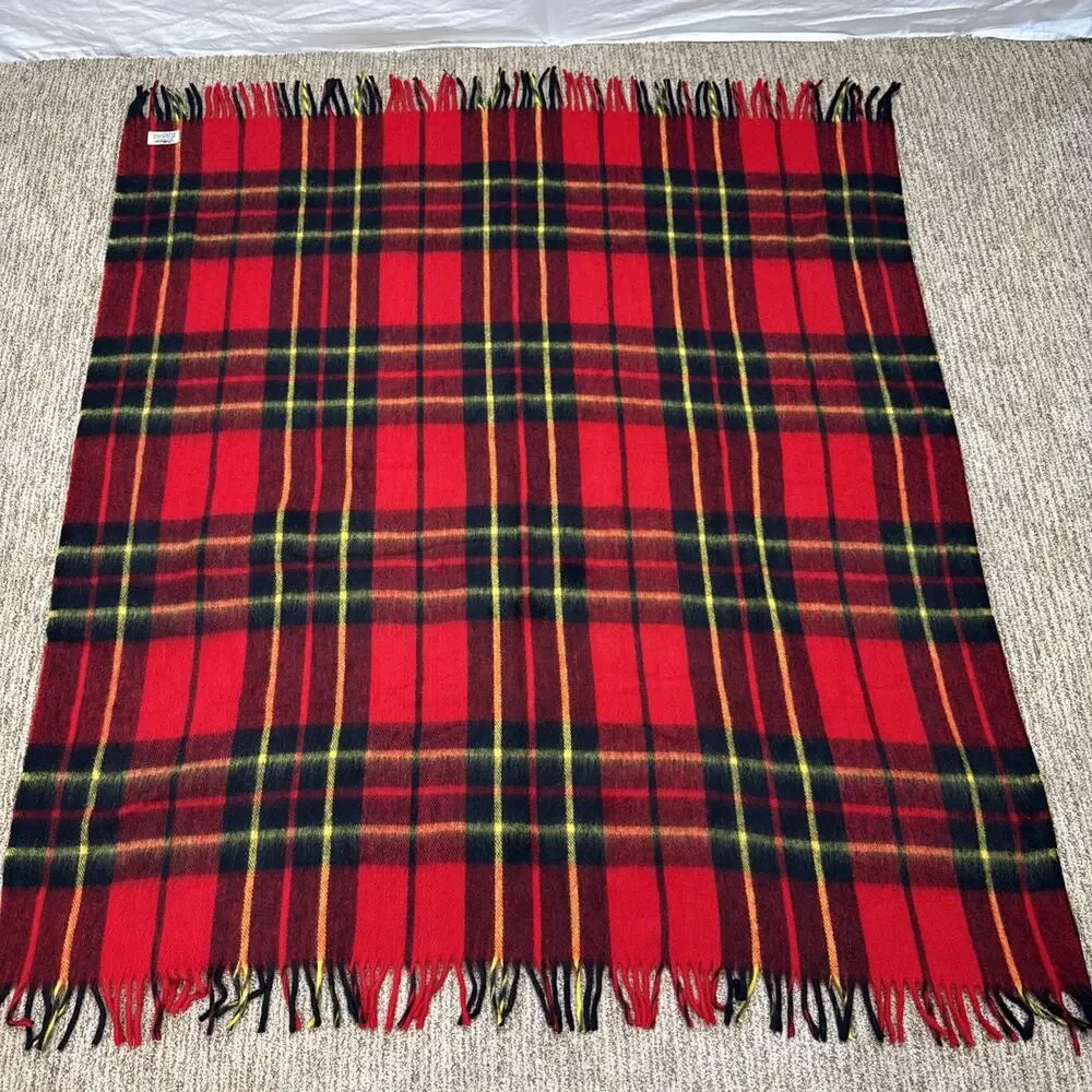 St Mary's Vintage Red Tartan Plaid Throw Stadium Blanket Fringe Trim Made in USA